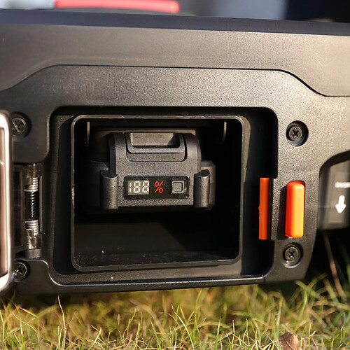 Cortacésped robótico a batería Yard Force MB800 - Imagen de 3