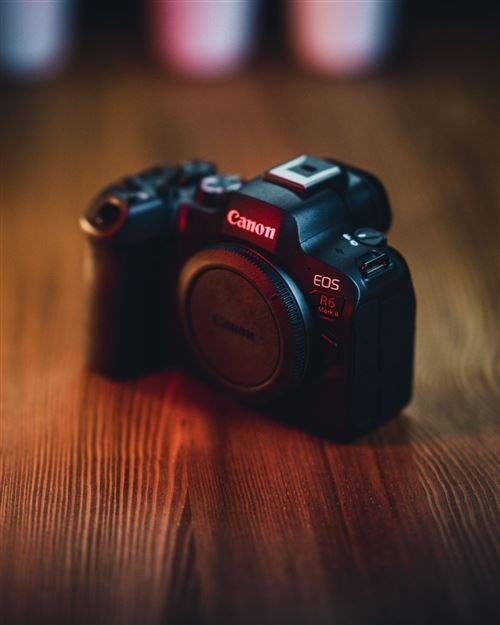 Cámara sin espejo Canon EOS R6 Mark II en negro puro - Imagen de 10